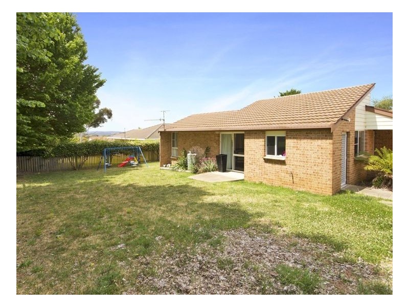 2/33 The Avenue, Armidale NSW 2350