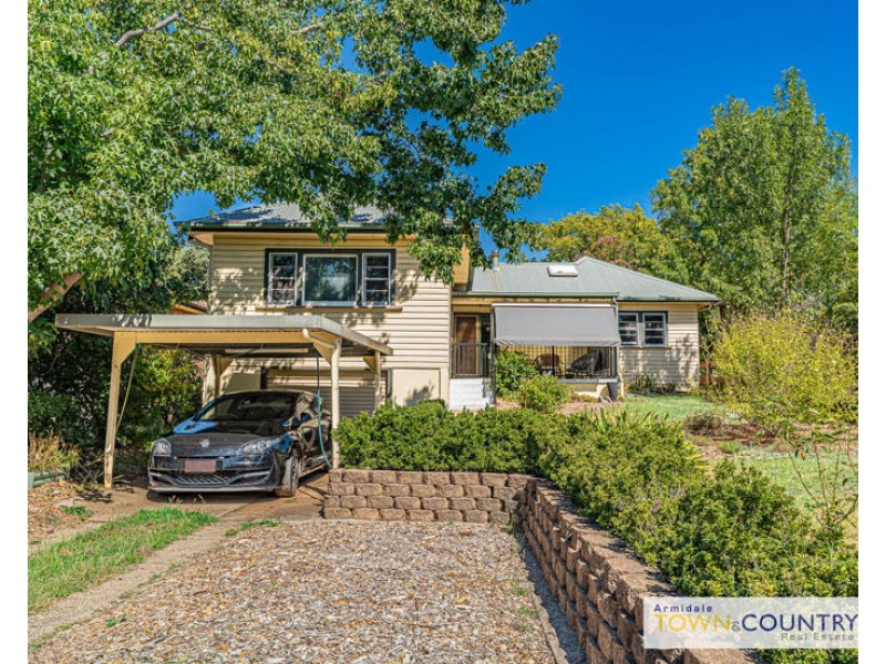 20 Glen Innes Road, Armidale NSW 2350
