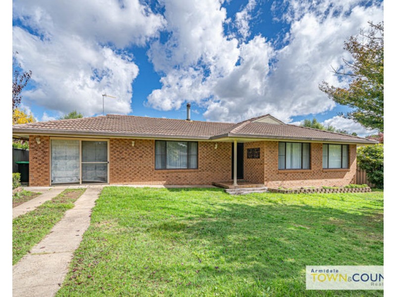 2 Atherton Street, Armidale NSW 2350