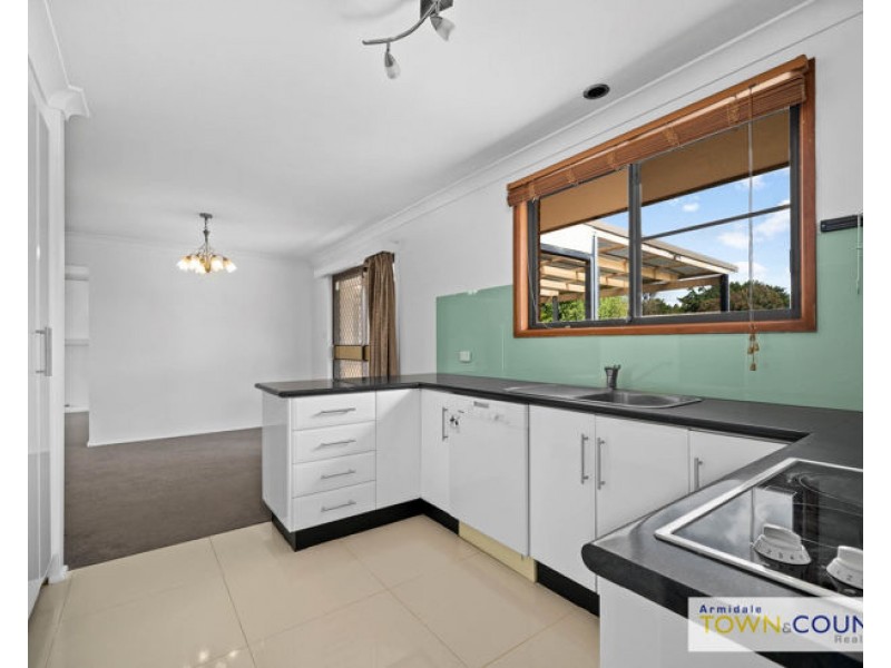 2 Atherton Street, Armidale NSW 2350