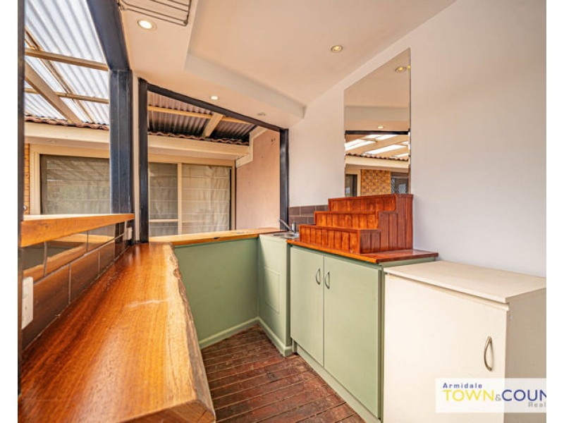 2 Atherton Street, Armidale NSW 2350