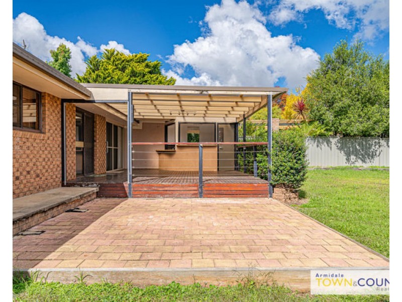 2 Atherton Street, Armidale NSW 2350