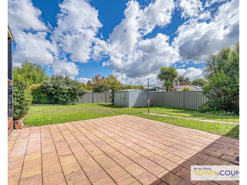 2 Atherton Street, Armidale NSW 2350