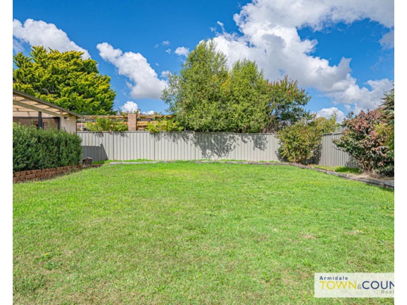 2 Atherton Street, Armidale NSW 2350