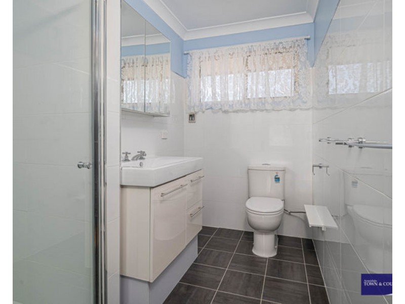 13 Verna Close, Armidale NSW 2350