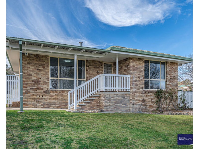 13 Verna Close, Armidale NSW 2350