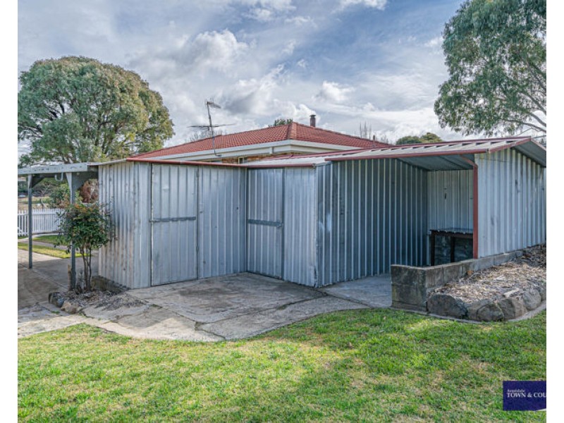 13 Verna Close, Armidale NSW 2350