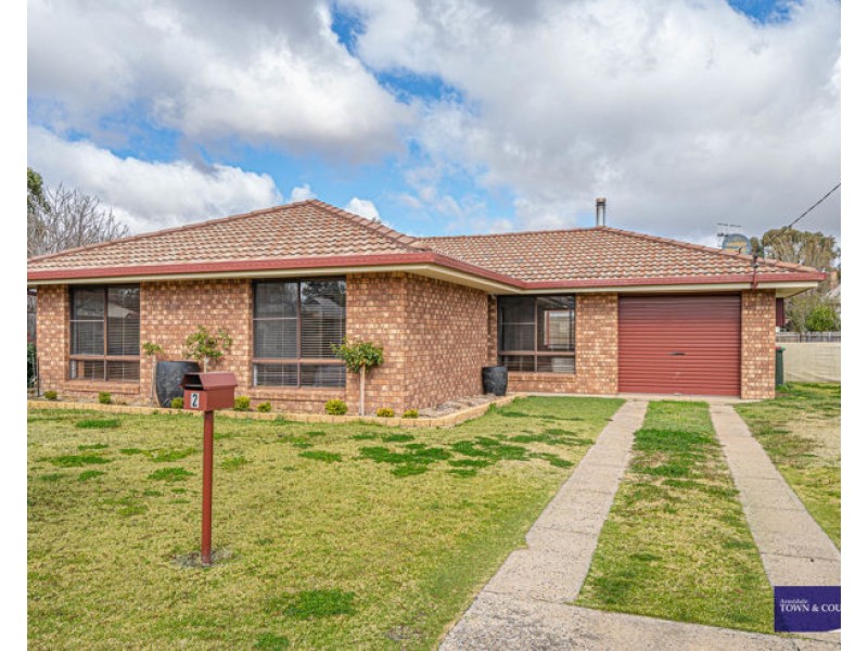 2 Oliver Avenue, Armidale NSW 2350