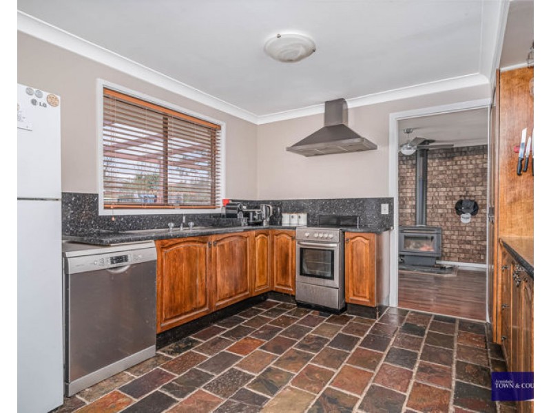 2 Oliver Avenue, Armidale NSW 2350