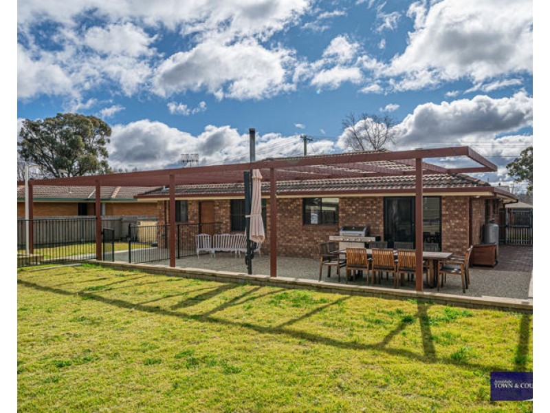 2 Oliver Avenue, Armidale NSW 2350