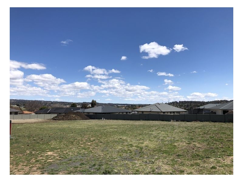 8 Ailsa Crescent, Armidale NSW 2350