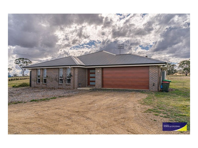 9 Lilley Lane, Armidale NSW 2350