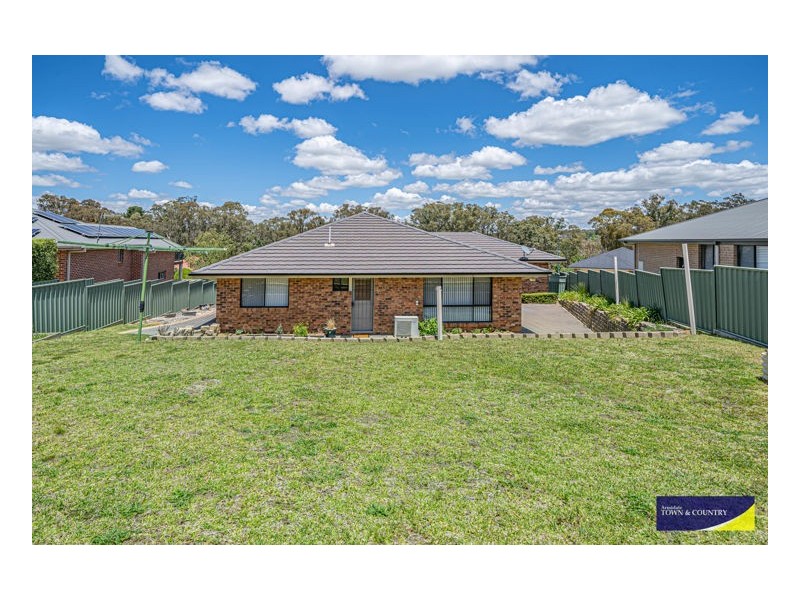 24 Norris Drive, Armidale NSW 2350