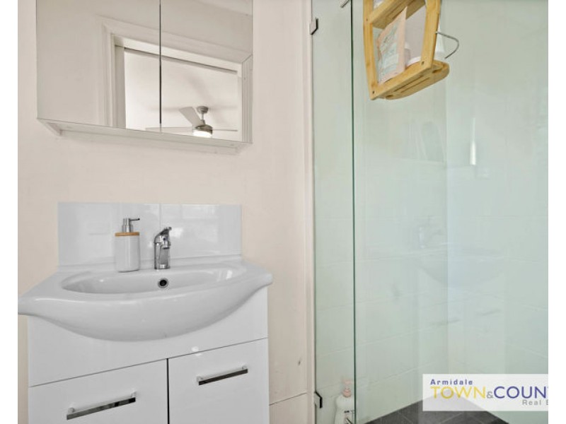 1 Patricia Close, Armidale NSW 2350