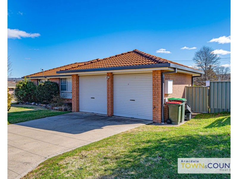 1 Patricia Close, Armidale NSW 2350