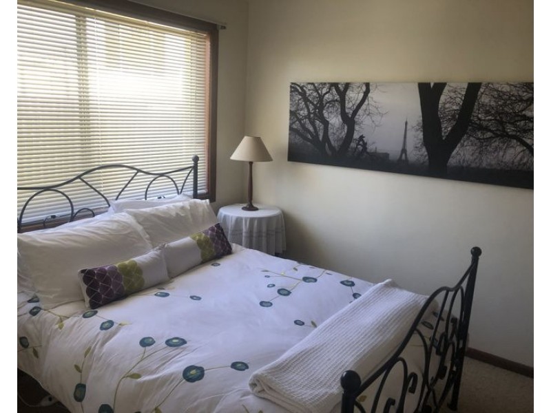 2/13-15 Railway Parade, Armidale NSW 2350