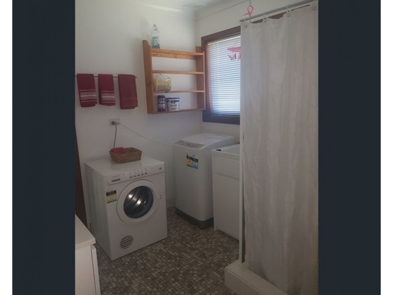 2/13-15 Railway Parade, Armidale NSW 2350