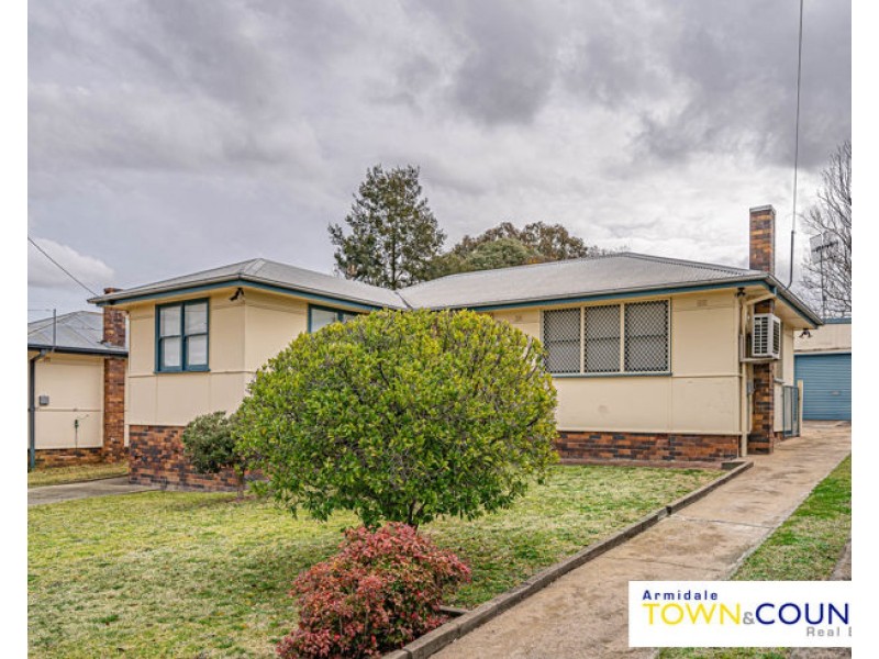 16 Douglas Street, Armidale NSW 2350
