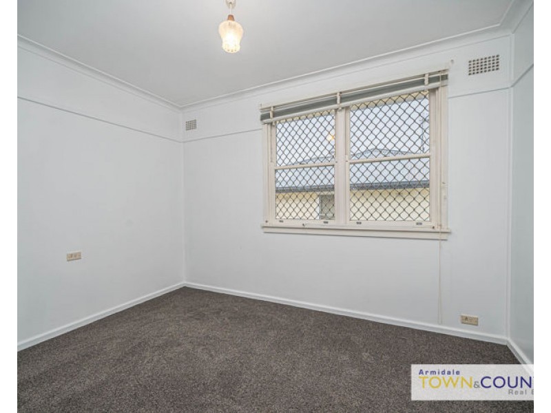 16 Douglas Street, Armidale NSW 2350