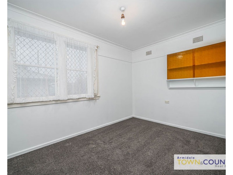 16 Douglas Street, Armidale NSW 2350
