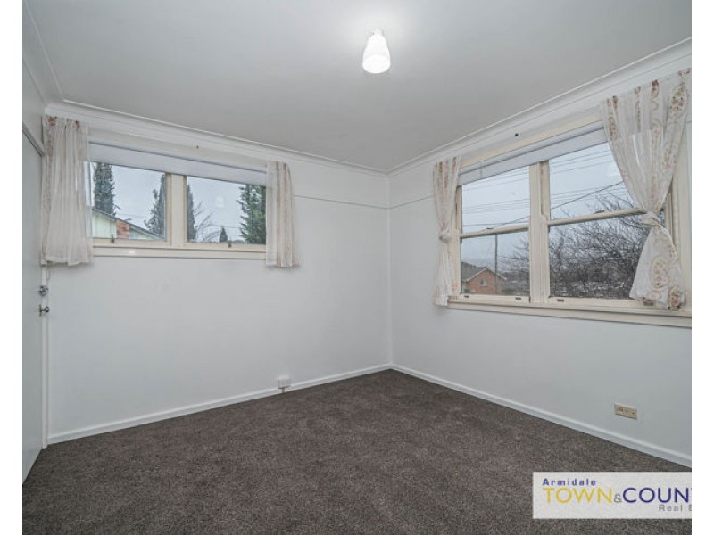 16 Douglas Street, Armidale NSW 2350