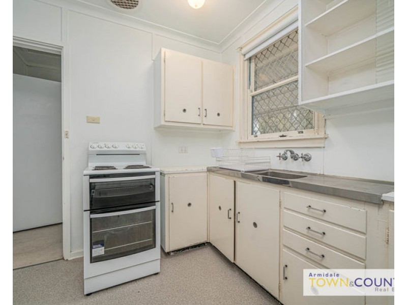 16 Douglas Street, Armidale NSW 2350
