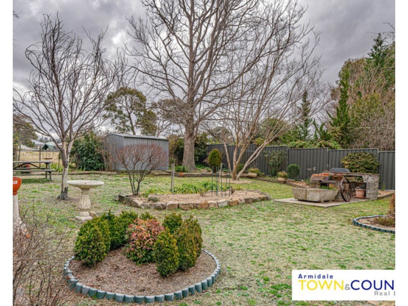 16 Douglas Street, Armidale NSW 2350