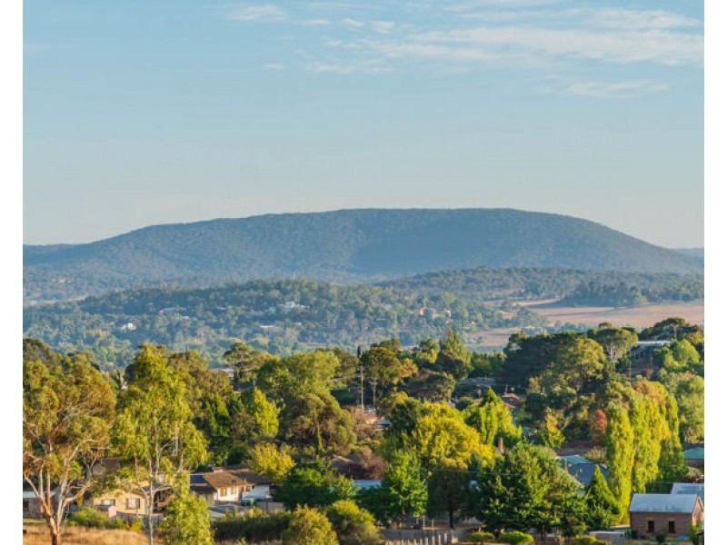 29 Melba Place, Armidale NSW 2350