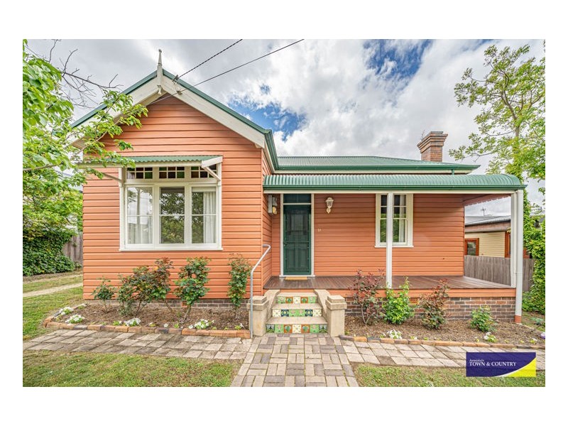 21 Marsh Street, Armidale NSW 2350