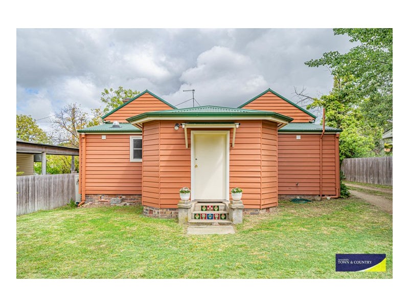 21 Marsh Street, Armidale NSW 2350