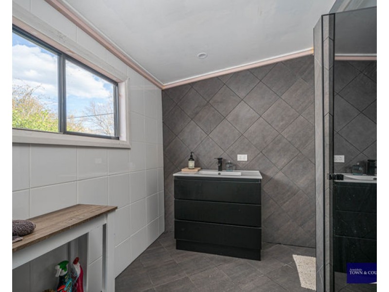 19 Canambe Street, Armidale NSW 2350