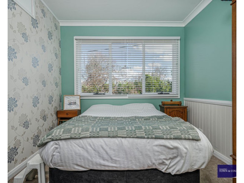 19 Canambe Street, Armidale NSW 2350
