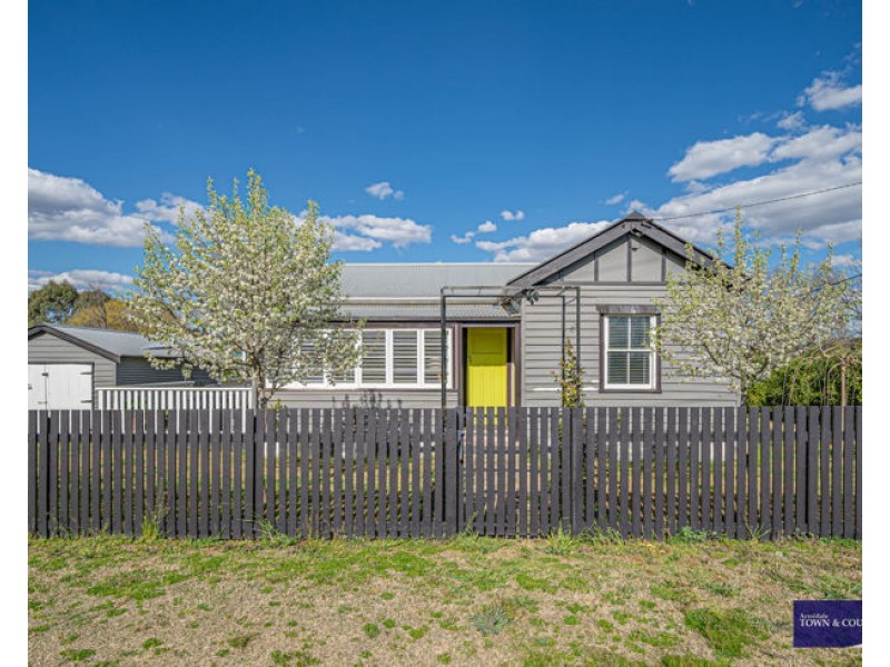 19 Canambe Street, Armidale NSW 2350