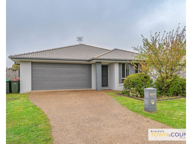 34 Claret Ash Drive, Guyra NSW 2365