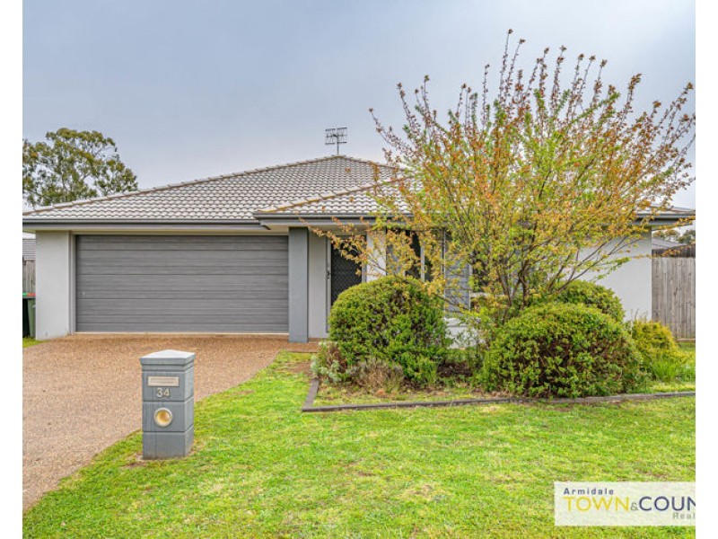 34 Claret Ash Drive, Guyra NSW 2365