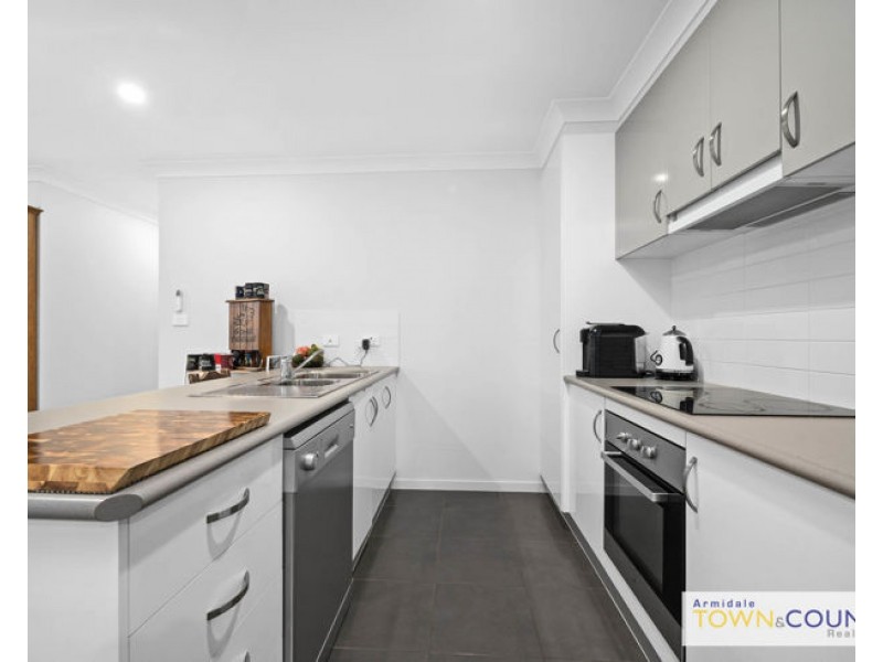 34 Claret Ash Drive, Guyra NSW 2365