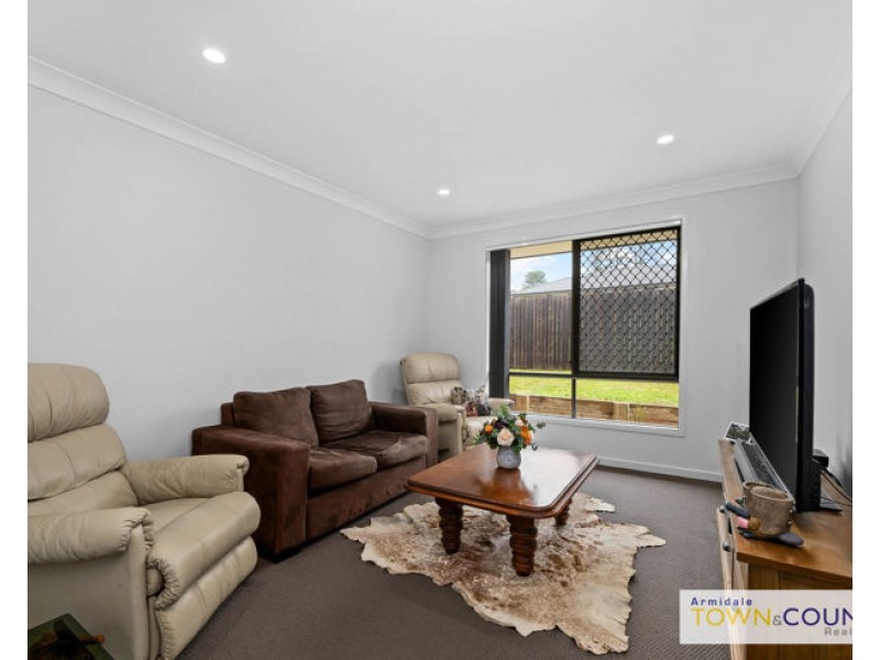 34 Claret Ash Drive, Guyra NSW 2365