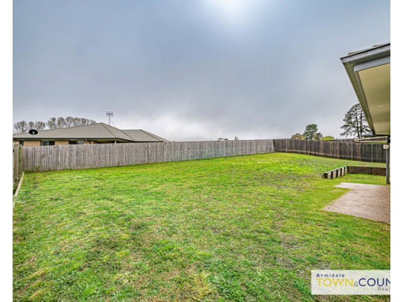 34 Claret Ash Drive, Guyra NSW 2365