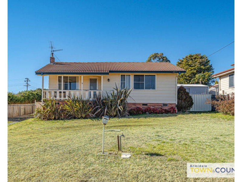 31 Malpas Street, Guyra NSW 2365