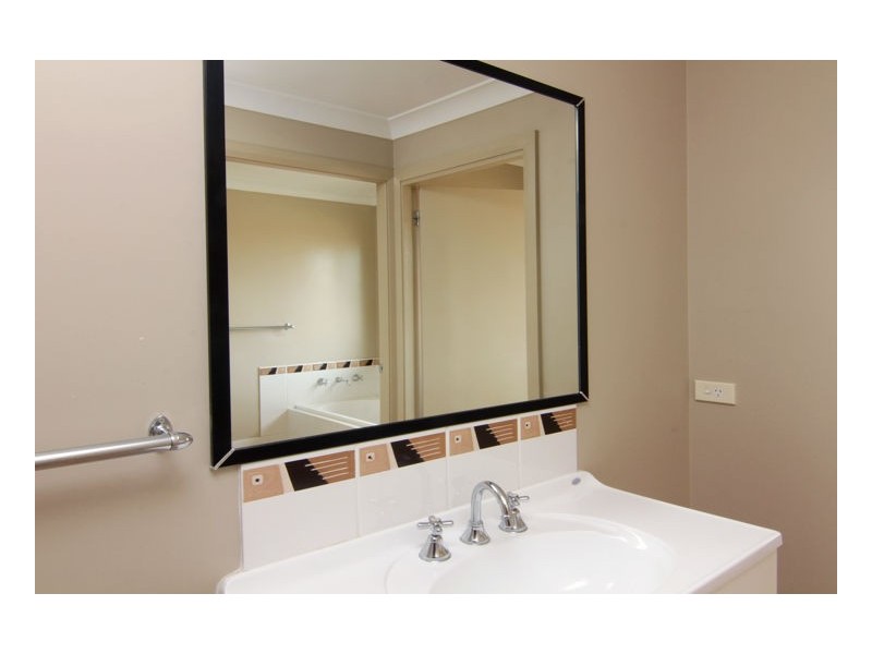 1/32 Golden Grove, Armidale NSW 2350