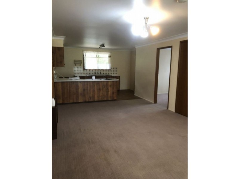 2/1 Robina Cres, Armidale NSW 2350