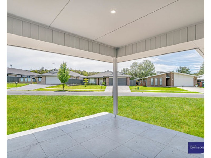 2 Albion Close, Armidale NSW 2350