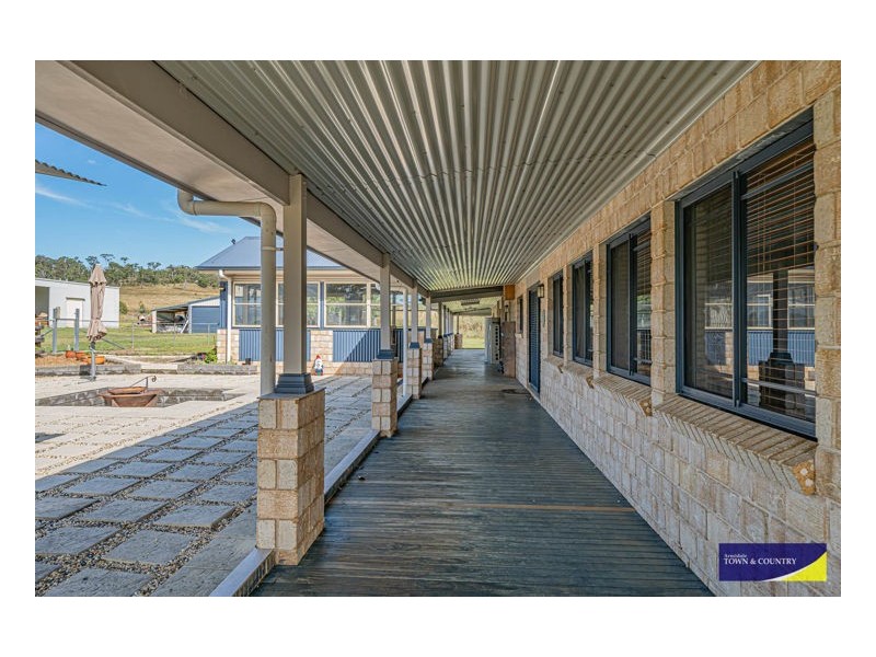 415 Boorolong Road, Armidale NSW 2350