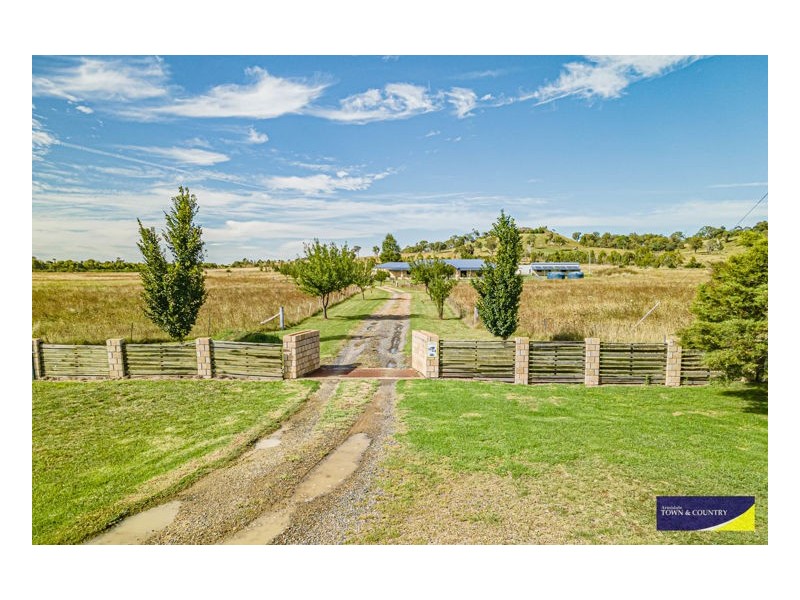 415 Boorolong Road, Armidale NSW 2350