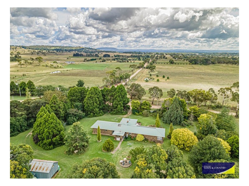 153 Knobs Road, Armidale NSW 2350