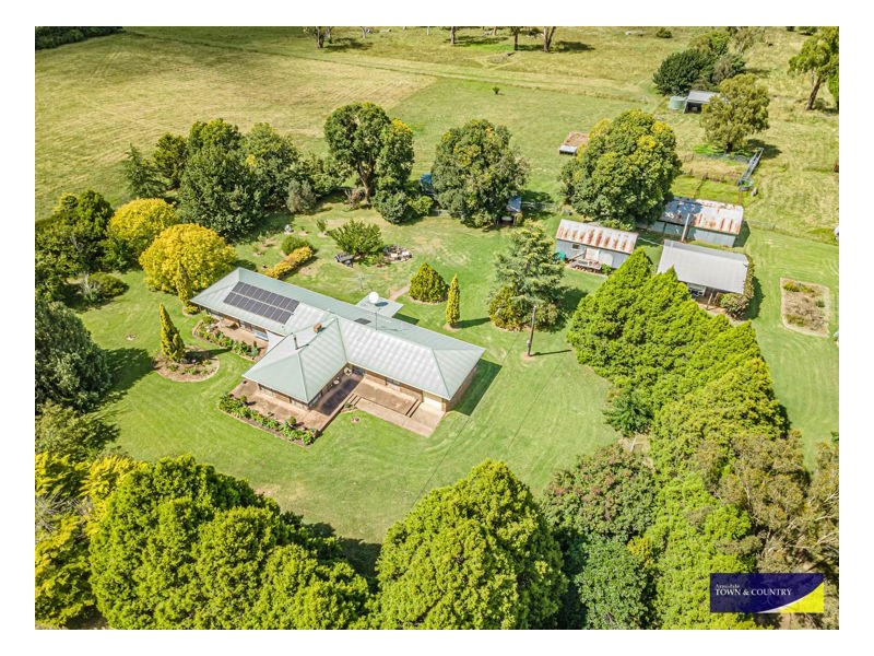 153 Knobs Road, Armidale NSW 2350
