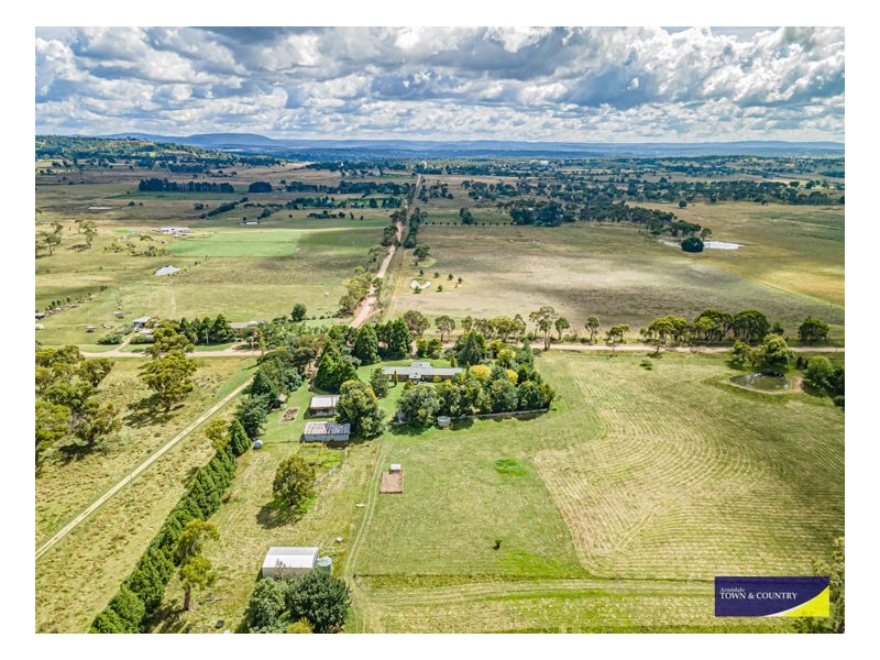 153 Knobs Road, Armidale NSW 2350