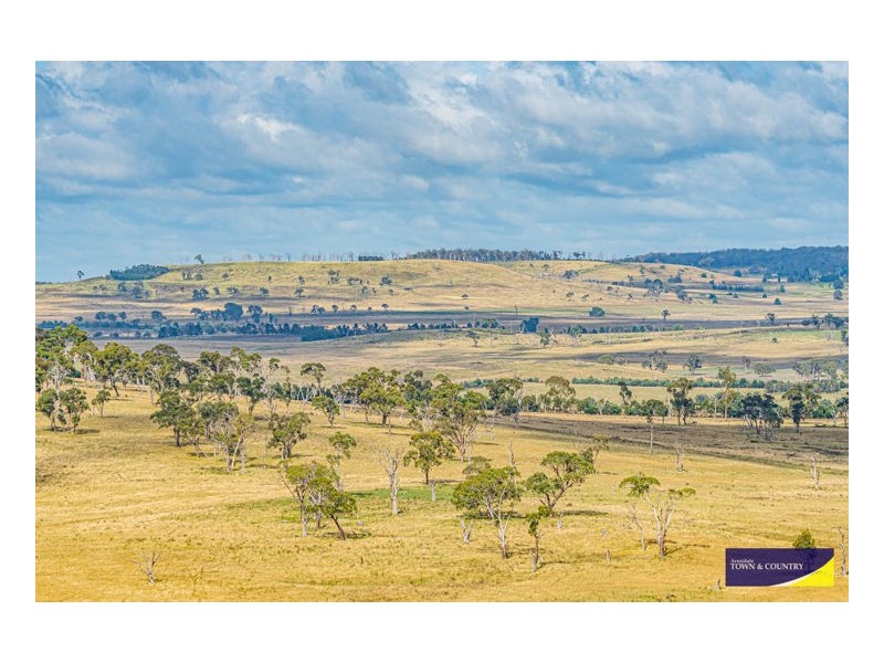 153 Knobs Road, Armidale NSW 2350