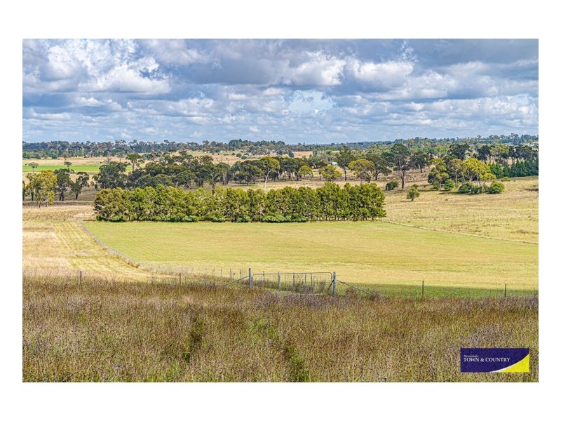 153 Knobs Road, Armidale NSW 2350