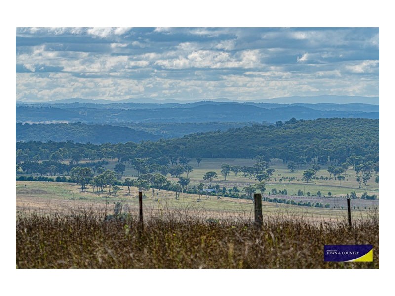 153 Knobs Road, Armidale NSW 2350